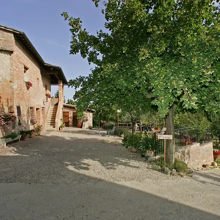 Podere Il Pero Bed & Breakfast Siena