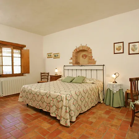 Bed & Breakfast Podere Il Pero 4*