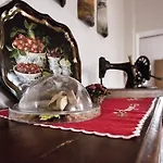 Podere Il Pero Bed and Breakfast 4*